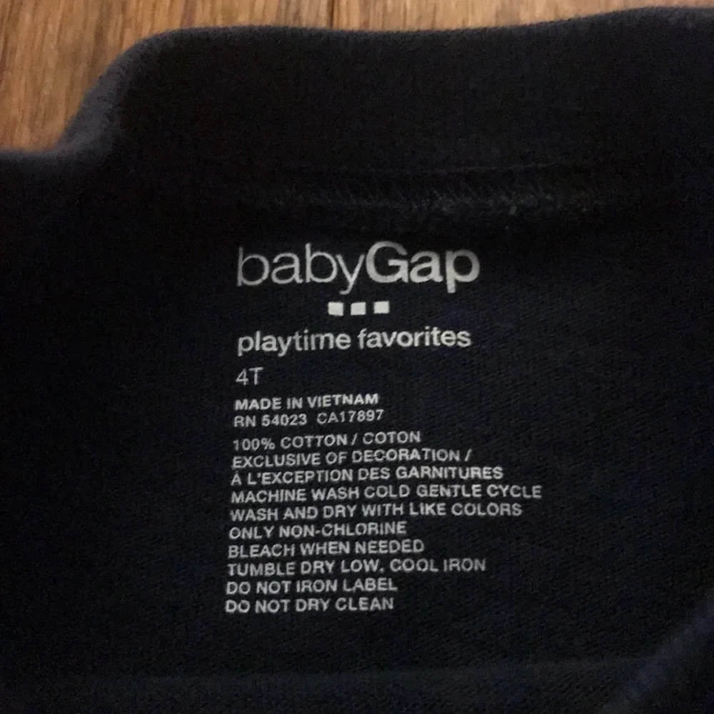 Gap long sleeve. Size 4T